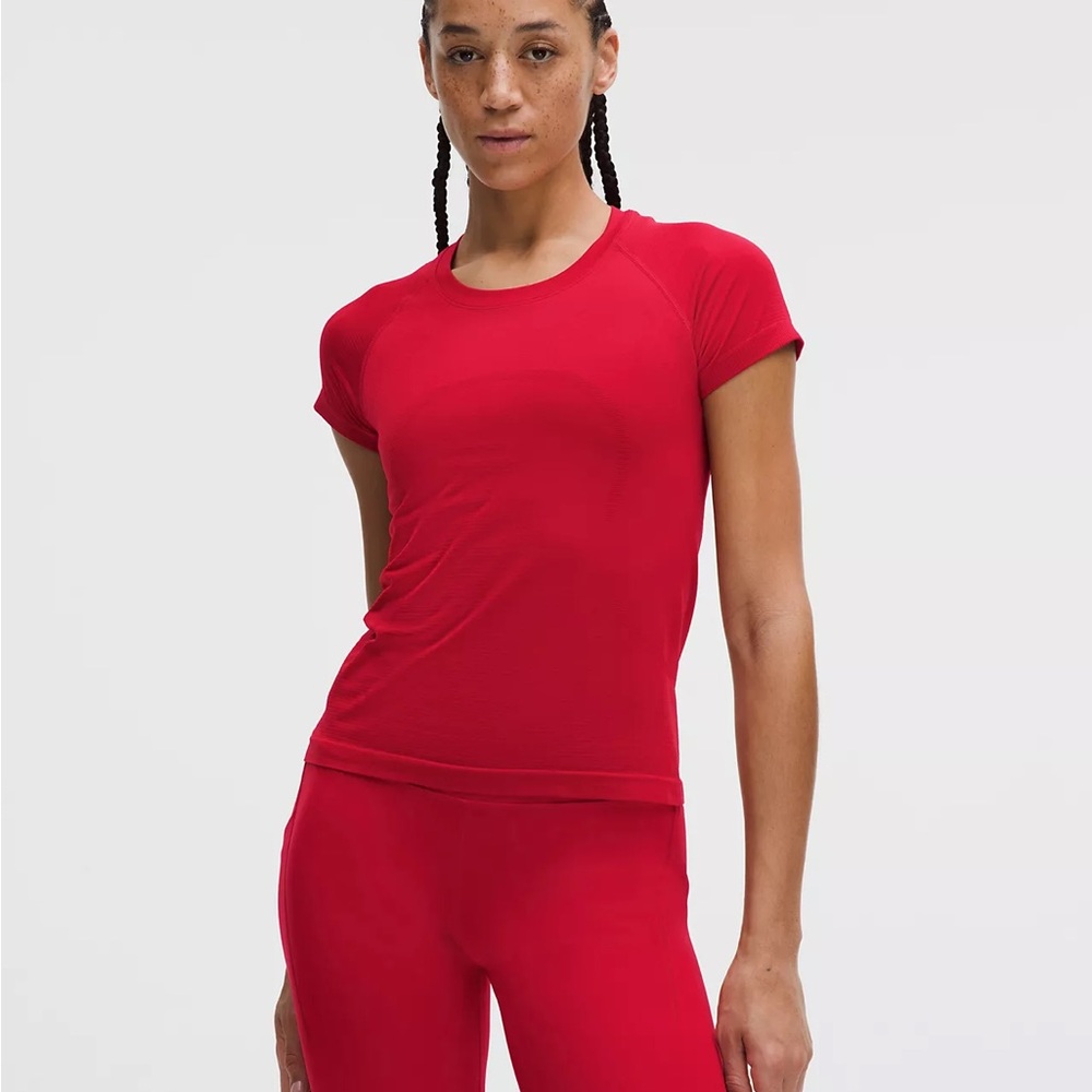 Lululemon Swiftly Tech Short-Sleeve Shirt 2.0 - Waist Length